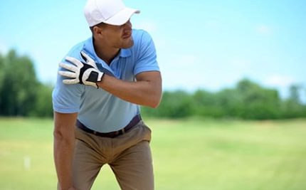 Golfer with shoulder pain